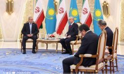 إيران توقع 7 وثائق ومذكرات تفاهم مع كازاخستان بهدف تعزيز مستوى العلاقات.